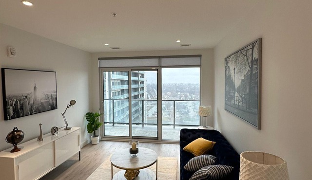 Modern Condo in Downtown Cambridge - monthly options .