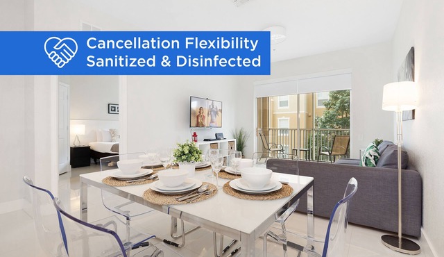 Modern condo in resort, 5 min to Disney. WiFi, water slides, pool, arcade!