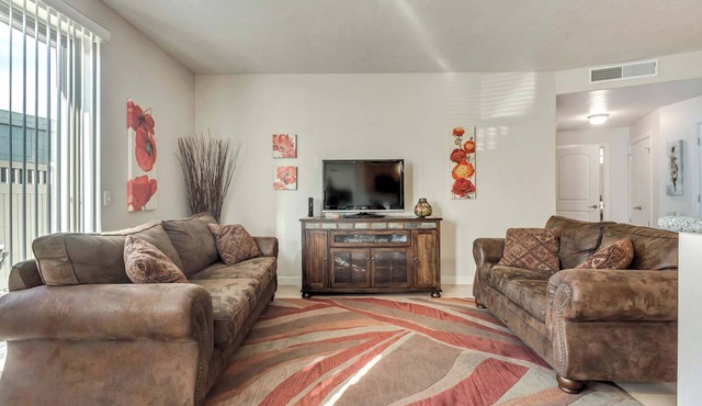 Modern Condo Near Convention Center