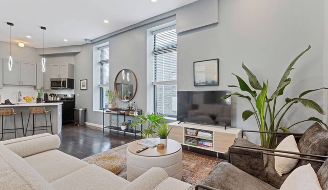 Modern Condo Oasis in the Heart of Chicago
