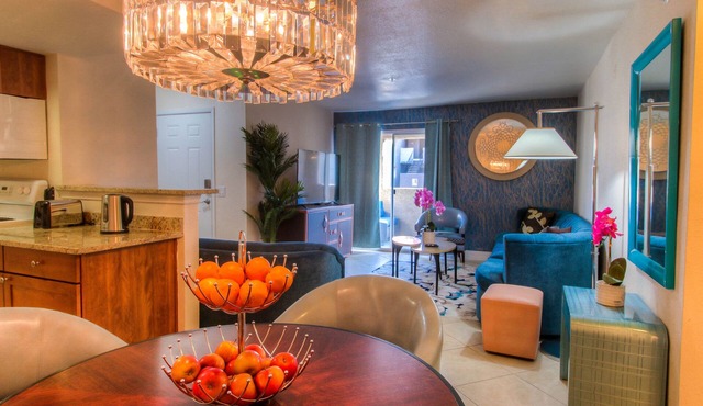 Modern condo overlooking the Strip 3