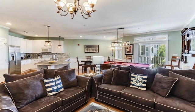 Modern Condo Under 15 Minutes to Lewes Beach With Pool & Pool Table