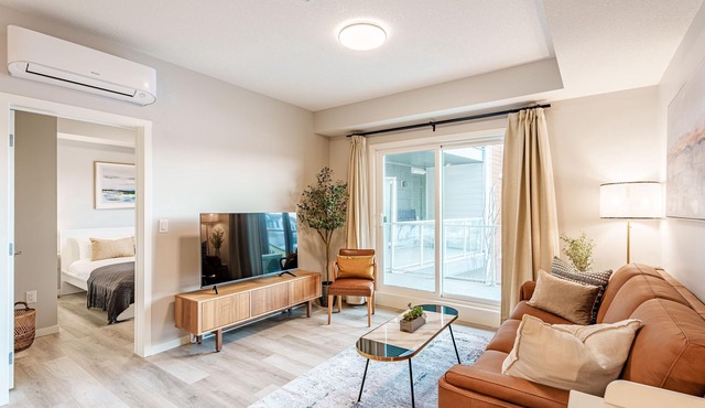 Modern Condo w/AC, close to YYC