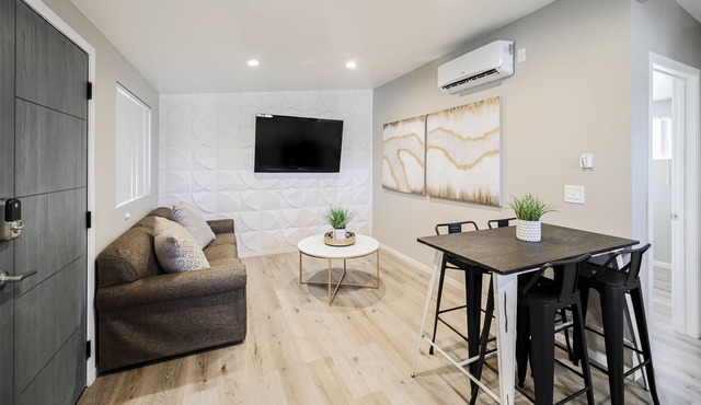 Modern Condo Walking Distance to the Strip