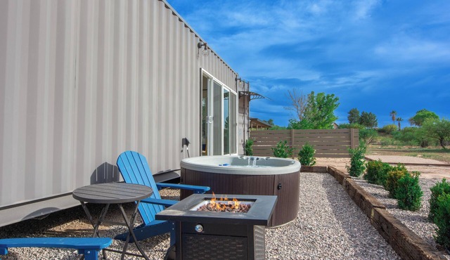 Modern Container Near Sedona Pool Hot Tub King Bed