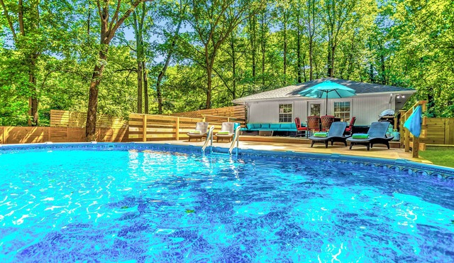 Modern Contemporary 3BR Getaway Near ATL Pool HotTub BBQ 10 max