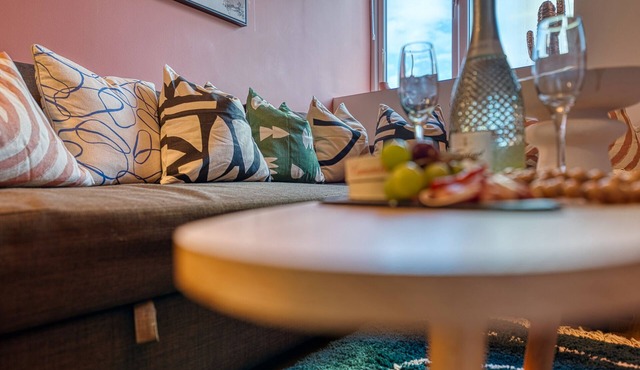 Modern Contractor 2BR Apartment Sleeps 4 With Parking Portsmouth Airbnb