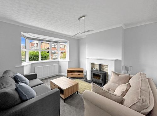 Modern Contractor House - Lockable Gated Parking