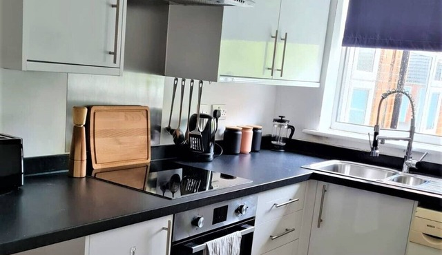 Modern Contractor stay 2BR Apt w/Free Wi-fi & Washer