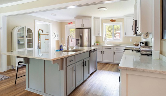 Modern Costal Getaway in Townsend 4BR 2 BA