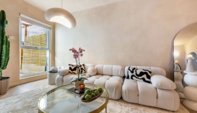 Modern & Cosy House In London | Near Transport Links