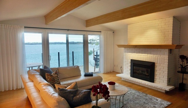 Modern cottage at Rice Lake with breathtaking sunset views