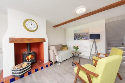 Modern Cottage Countryside Views Private Parking