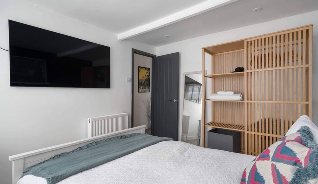 Modern Cottage in Central Exeter