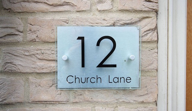 Modern Cottage In Traditional Style With Parking On Cathedral Doorstep