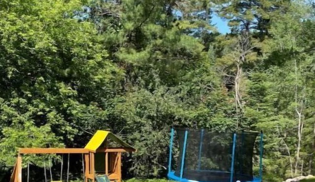 Modern Cottage Mins to town/SkidooATV trails/beach