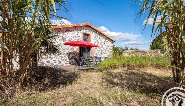 Modern Cottage near Nantes, Atlantic Coast & Puy du Fou — Ideal for Families with Scenic Pond & Terrace