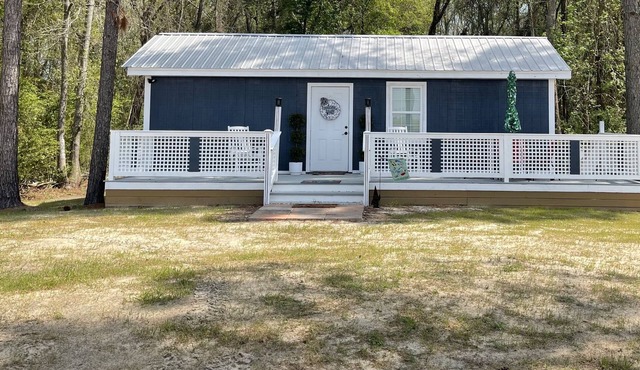 Modern Cottage Nestled In The Woods At Gin Creek