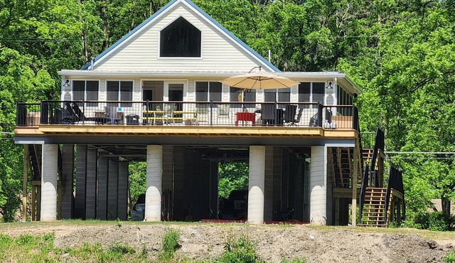 Modern Cottage on the Susquehanna River