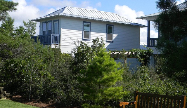 Modern cottage, short walk to Alys/Rosemary/private beach access