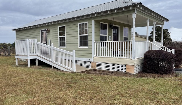 Modern Cottages - Hanks`s Cottage