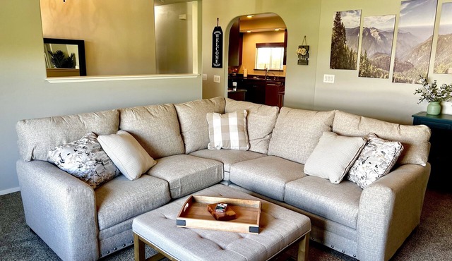 Modern Country Farmhouse:nNear Visalia & Sequoia National Park!