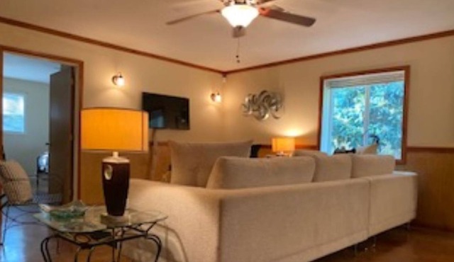 Modern Country Home, Tall Trees, Fenced for Pets