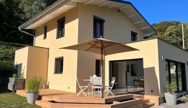 Modern country house with breathtaking mountain views