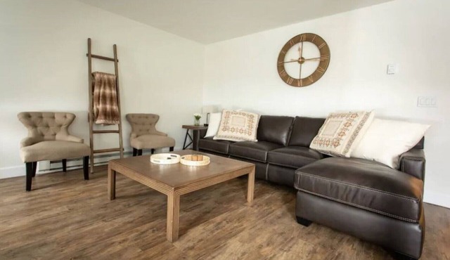 MODERN Country Retreat! 6 miles to Ithaca & hiking