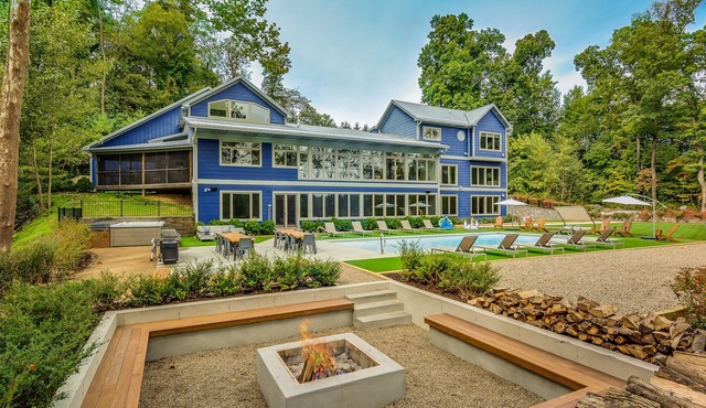 Modern Country Home w/ Heated Pool, 2 Hot Tubs, Fire Pit & Home Theater