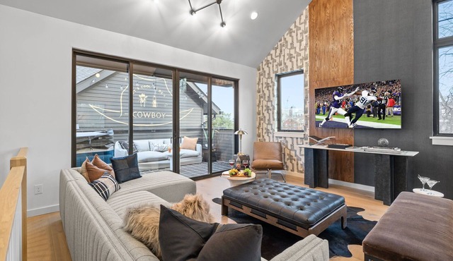 Modern Cowboy - Private Balcony - Mins To Broadway