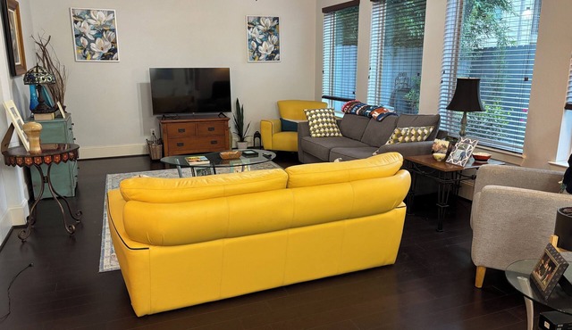 Modern, Cozy 2- bdr house -near Downtown, Galleria, Heights, Memorial, Med Ctr.
