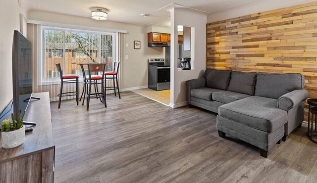 Modern Cozy 2b apt in Shelby Twp