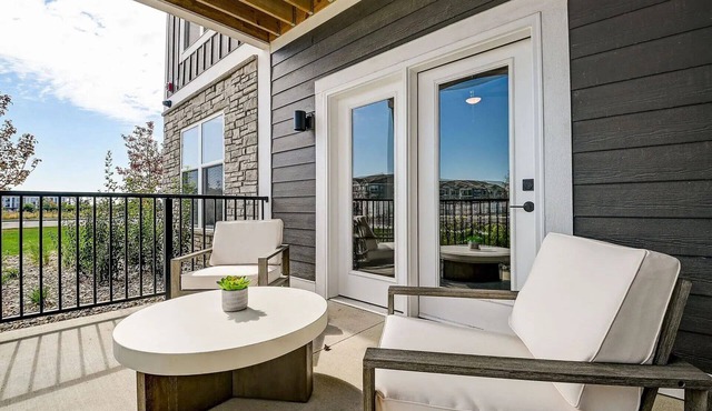 Modern Cozy 3-bdr 2-bth peaceful Living Escape
