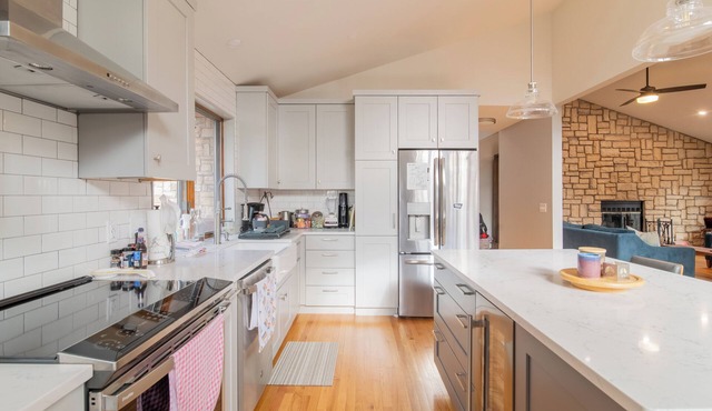 Modern Cozy 4-bedroom house in lovely Catskills with many amenities