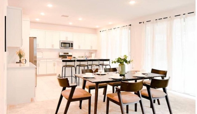 Modern & Cozy 5BR near Ontario Airport
