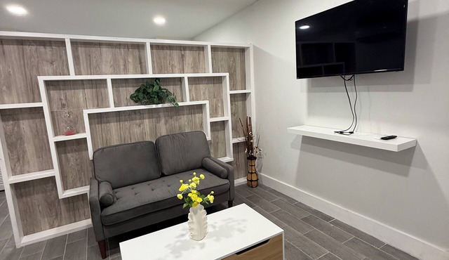 Modern, Cozy and Private Studio