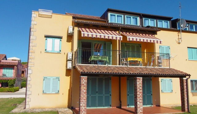 Modern & cozy apartment with pool and tennis court near Porec - 2 bedrooms
