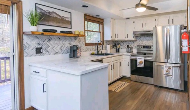 Modern Cozy Cabin in the Poconos Mountains Bushkill Falls