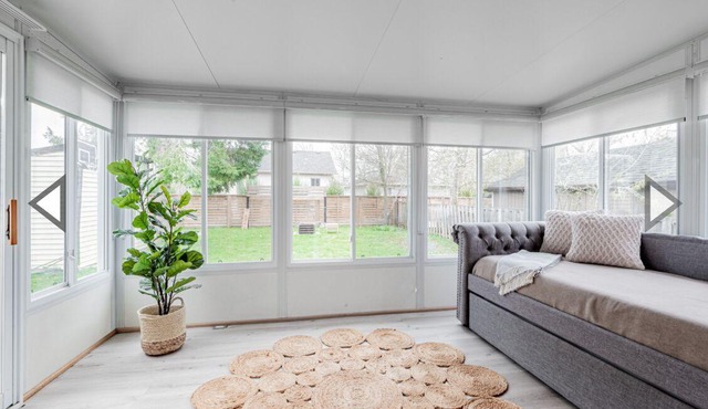 Modern Cozy Cottage 2mins from lake/family friendly w fire pit! 1hr from Toronto