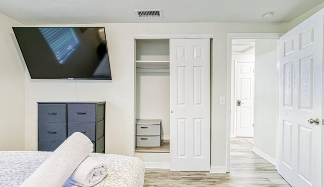 Modern & Cozy - Family Friendly | Ace Location