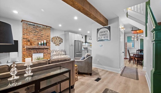 Modern & Cozy Getaway-Walk to Scenic Overlooks