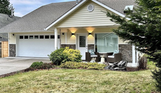 Modern, cozy home in private beach community Admirals Cove