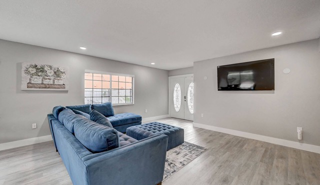 Modern cozy home! Single Family with game room, Pool & Patio.