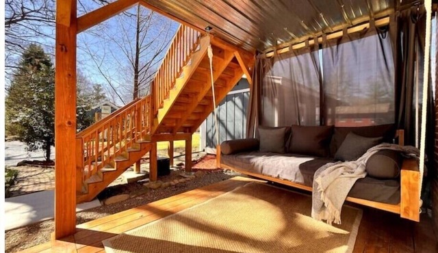 Modern & Cozy, Minutes to Airport & WNC Ag Center