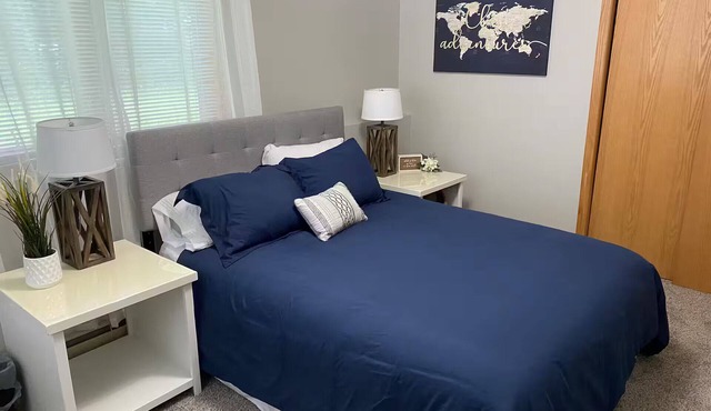 Modern & Cozy - Quiet Neighborhood + Coffee