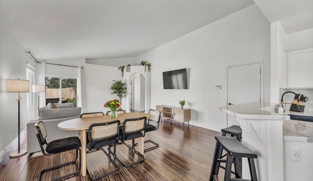 Modern & Cozy Reno Retreat with EV Charger – Near Downtown & Tahoe