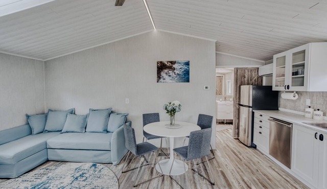 Modern & Cozy stand-alone apartment - perfect stay