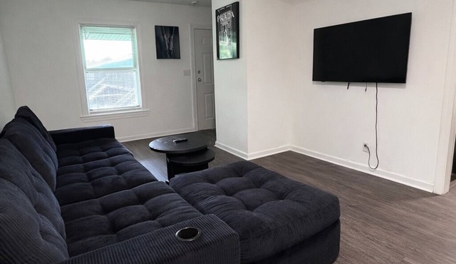 Modern Cozy Stay Stylish 2BR Near ATL