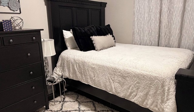 Modern Cozy Suite + Quiet + Long-Term Stay